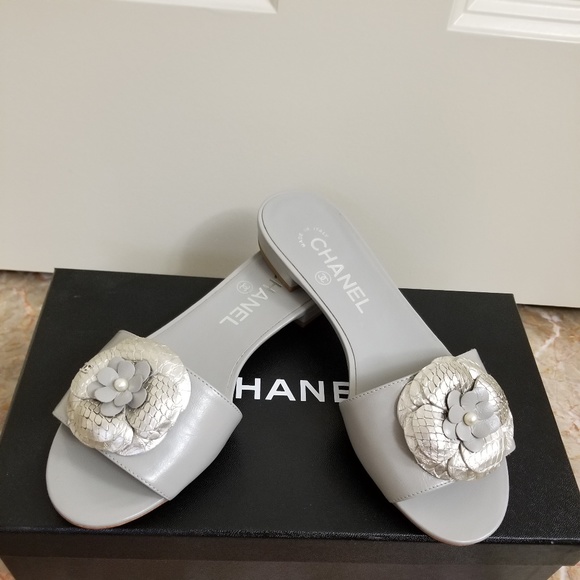 CHANEL Shoes - 🤍Chanel Camellia Python Cc Pearl Sandal